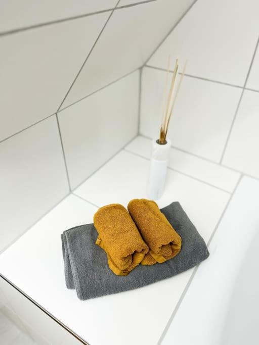 Modernes Apartment Mit Balkon Free Parking Netflix 첼레 외부 사진