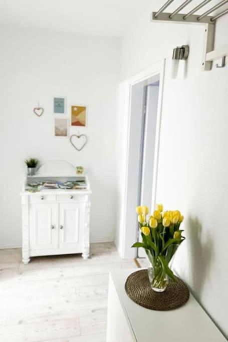 Modernes Apartment Mit Balkon Free Parking Netflix 첼레 외부 사진