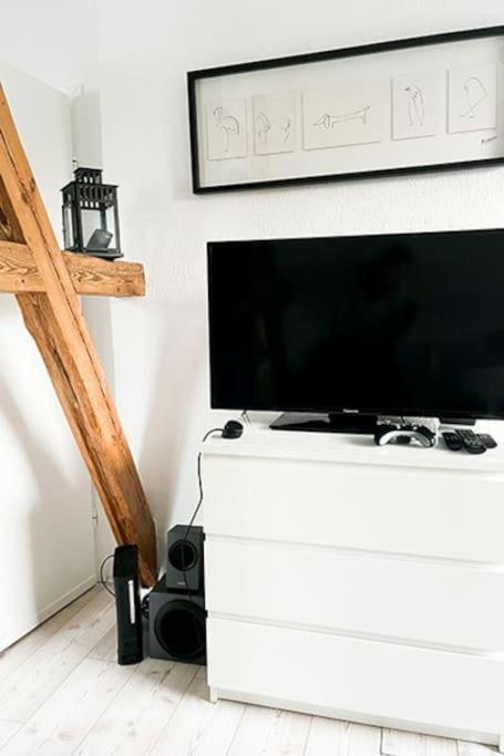 Modernes Apartment Mit Balkon Free Parking Netflix 첼레 외부 사진