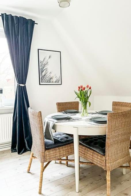 Modernes Apartment Mit Balkon Free Parking Netflix 첼레 외부 사진