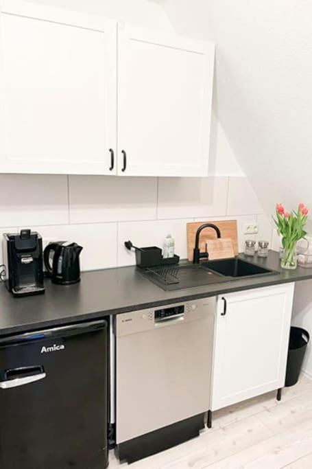 Modernes Apartment Mit Balkon Free Parking Netflix 첼레 외부 사진